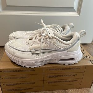 Nike Air Max Bliss - brand new in box